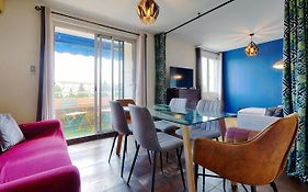LE CORUM Appartement 2 chambres, Parking, Wifi, clim, centre